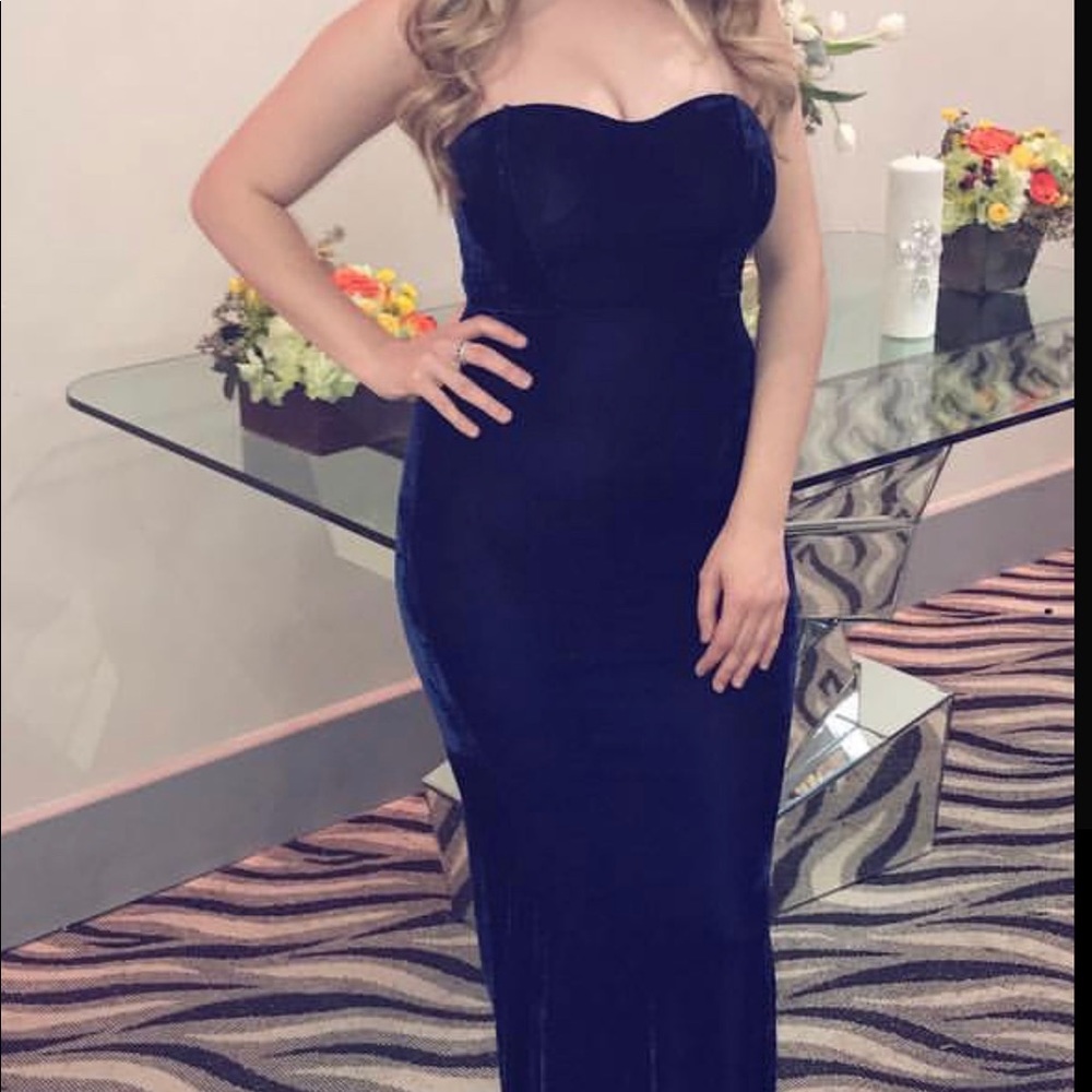 Sexy, flattering, navy blue velvet gown